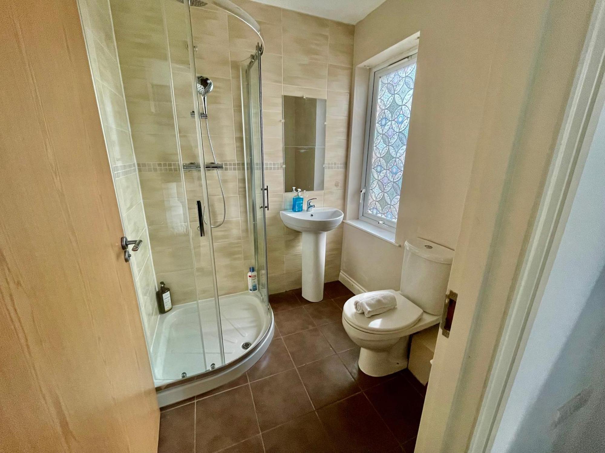 Apartment 2 Bedroom City-centre With Free Parking *