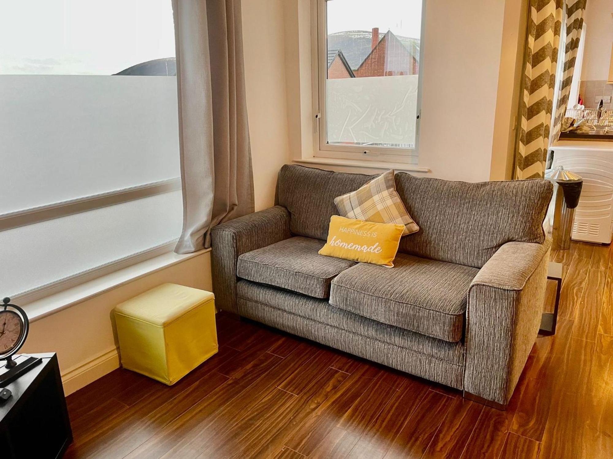 Apartment 2 Bedroom City-centre With Free Parking *